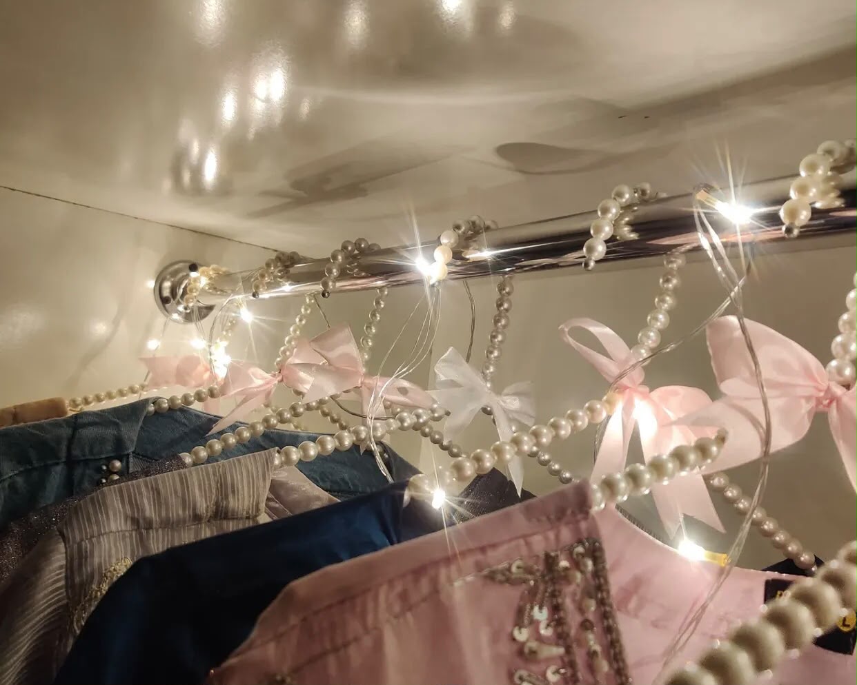 Luxury Pearl Hangers Full Size